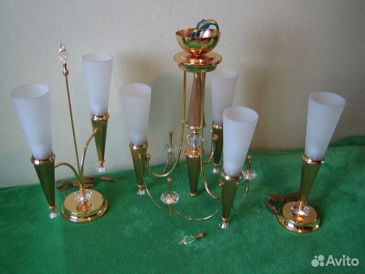 Люстра и два настольных светильника (комплект )