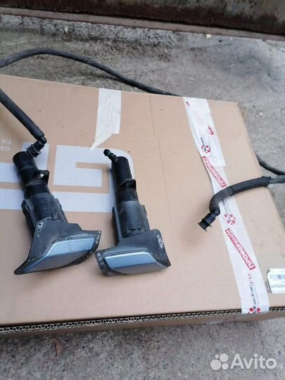 Продаю омыватель фар volkswagen Golf 6