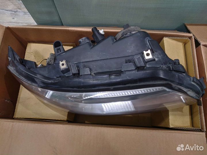 Фары Volvo V70 P2 2005-2007 30698835 30698836