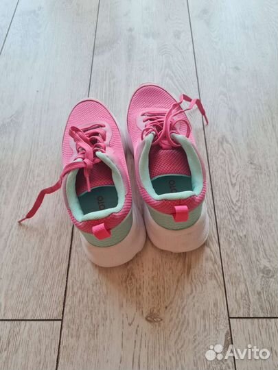 Кроссовки для девочки