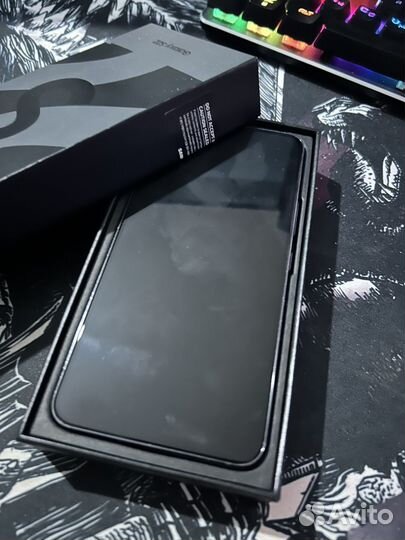 Samsung Galaxy S22, 8/256 ГБ