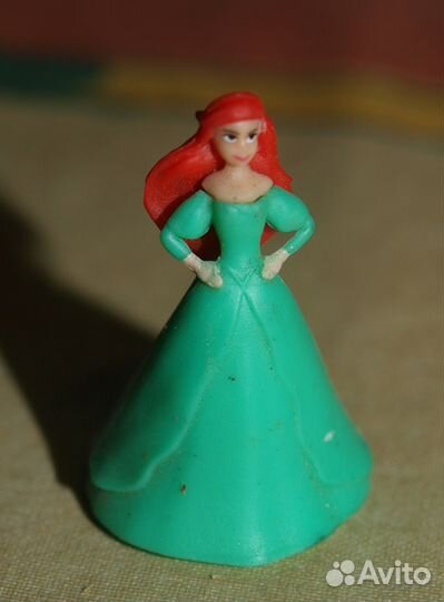 Игрушка Принцесса Ариэль из яйца Fruitles