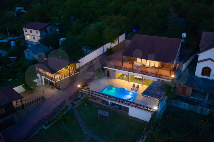 Дом 300 м² на участке 25 сот.