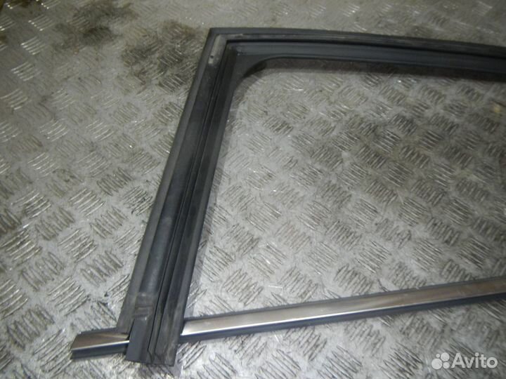 Стекло двери задней левой (форточка), Citroen (Сит