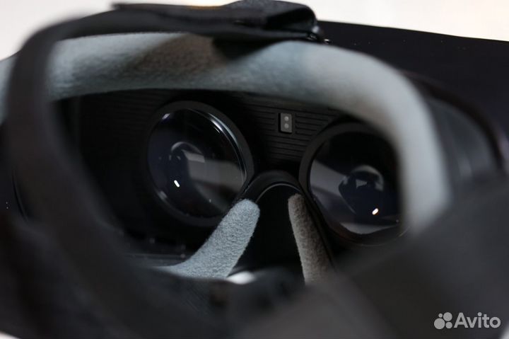 Шлем виртуальной реальности Samsung Gear VR