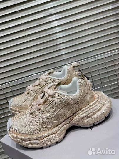 Balenciaga кроссовки Triple S бежевые