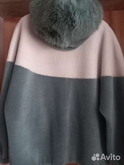 Куртка с капюшоном женская