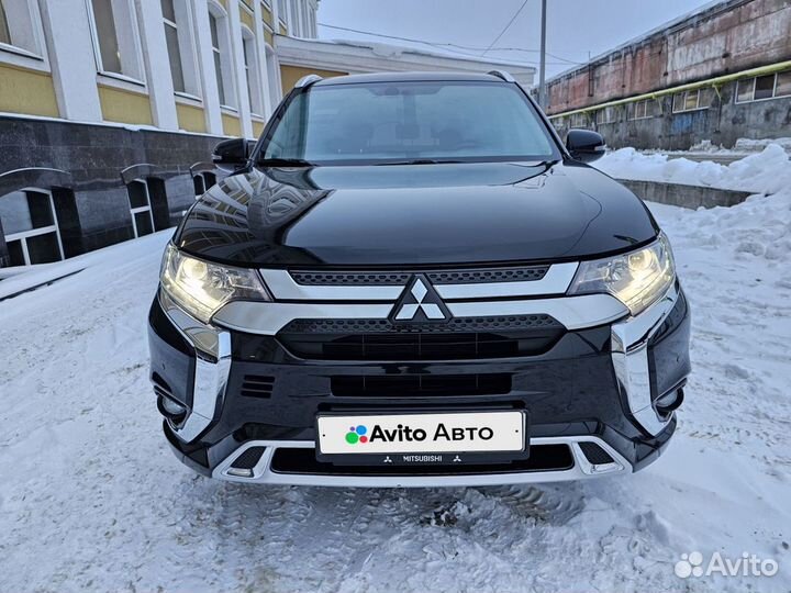 Mitsubishi Outlander 2.0 CVT, 2022, 6 300 км