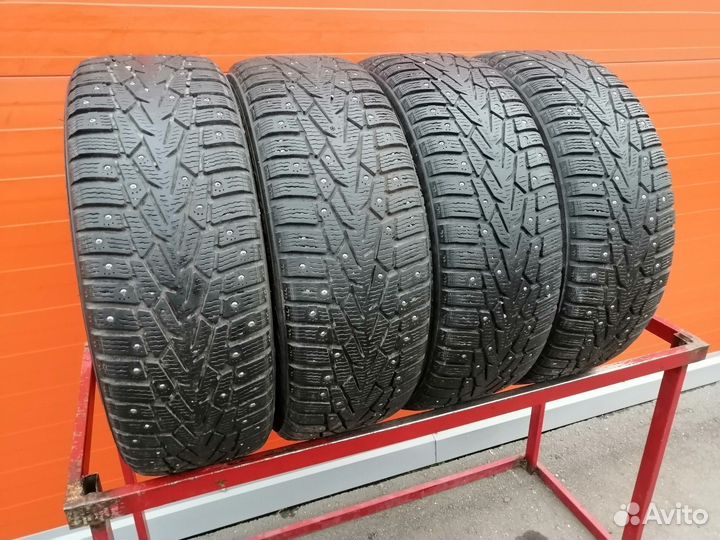 Nokian Tyres Hakkapeliitta 7 SUV 215/65 R16 99H