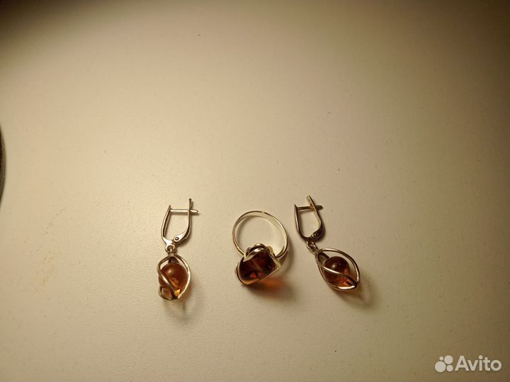 Комплект Серьги и кольцо вставка янтарь