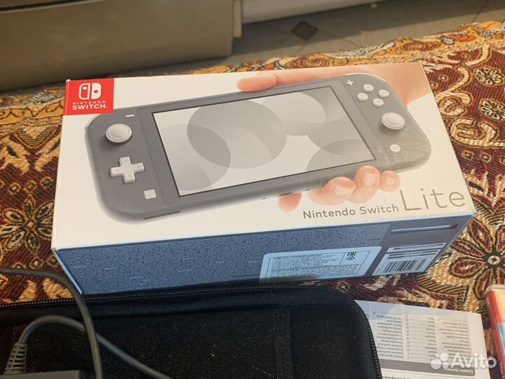 Портативная игровая консоль Nintendo Swich Lite