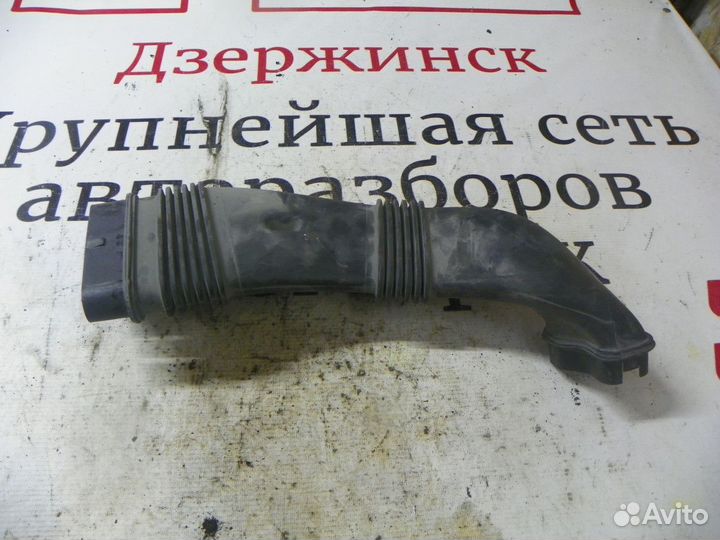 Патрубок воздушного фильтра Ford S-MAX