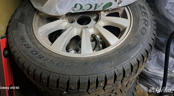 Pirelli Winter Ice Zero 205/60 R16 96T