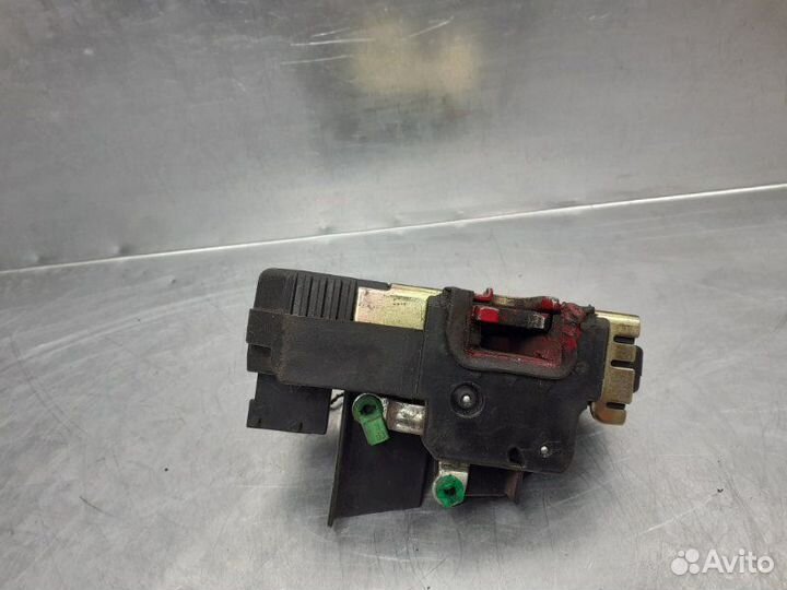 Замок двери передней правой Opel Vectra B