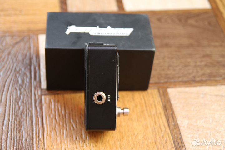 Хроматический гитарный тюнер AT-07 (педаль)