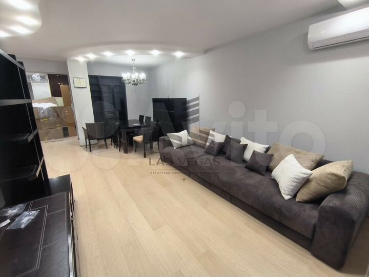 2-к. квартира, 84 м², 3/23 эт.