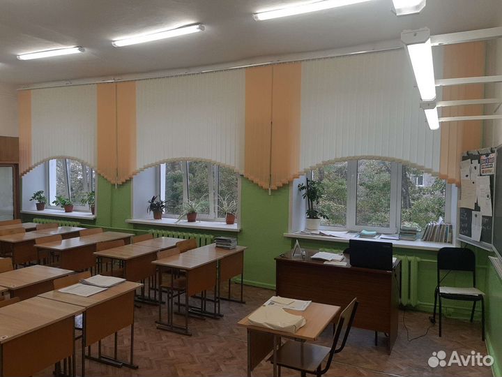 Жалюзи вертикальные в школу