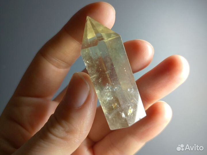 Цитрин с радугой и шевроном 52мм 31 грамм Бразилия