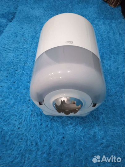 Диспенсер для бумажных полотенец