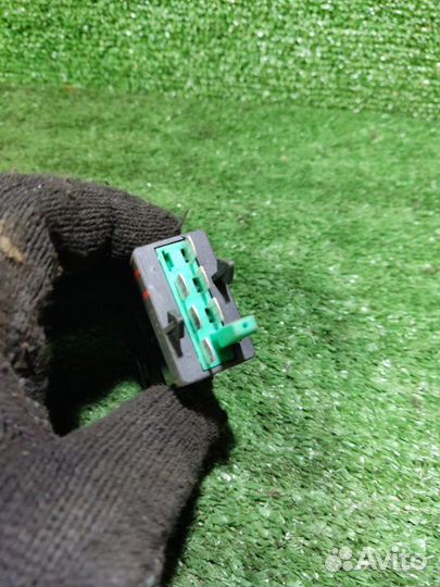 Кнопка обогрева сидений Volkswagen Passat B5