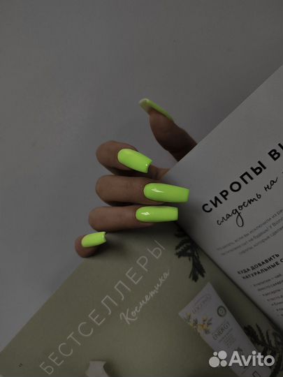 Модель наращивание ногтей