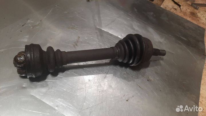 Полуось передняя левая Peugeot Partner (M49) 2002