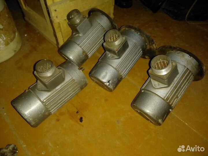 Двигатель шаговый шд-5Д1му3 СССР доставка 3шт