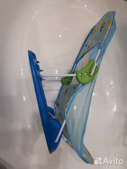 Шезлонг для купания новорожденных