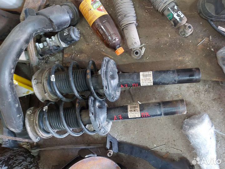 Кулак поворотный передний skoda Octavia a7 1.2 dsg