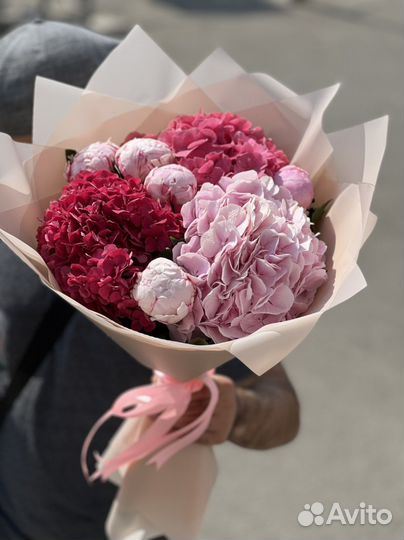 Букет из пионы и Гортензия