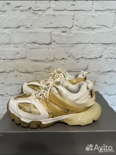 Balenciaga trak 1