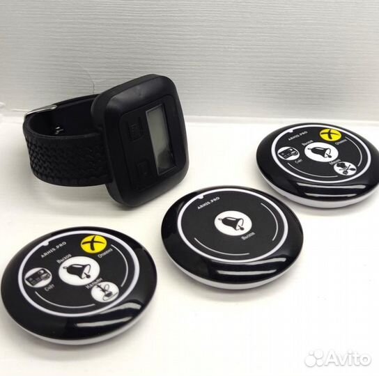 Кнопка вызова персонала и табло для официантов