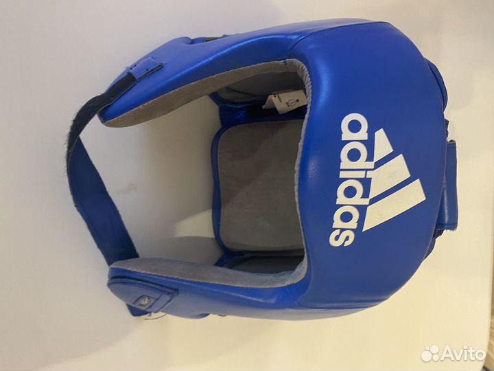 Боксерский шлем adidas aiba