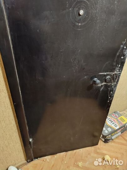 Дверь входная металлическая
