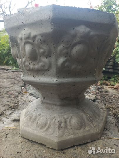 Ваза для цветов бетоная