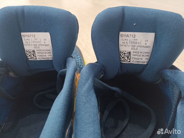 Кроссовки asics