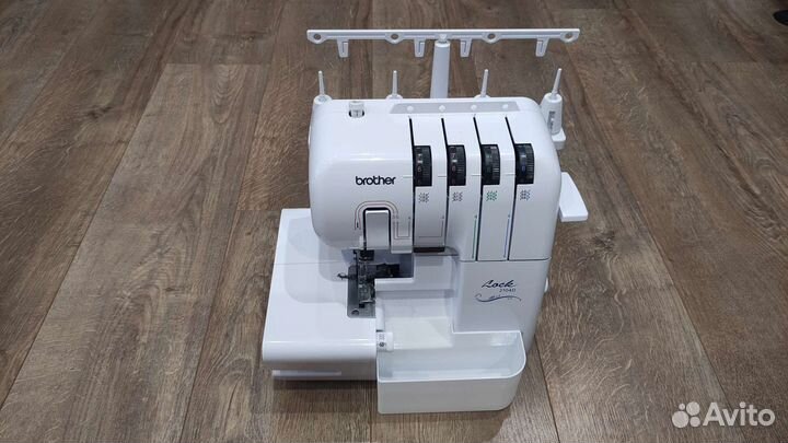 Лоток для оверлок Brother 2104