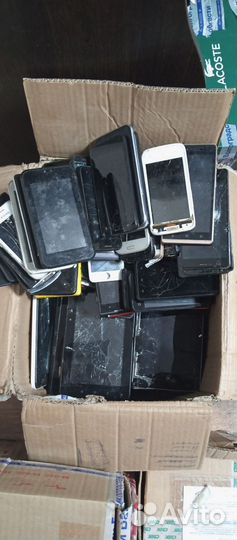 Лот телефонов 450 штук