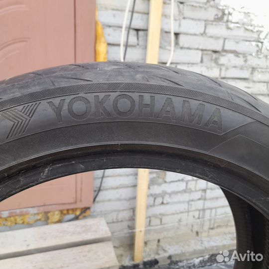 Yokohama Advan Fleva V701 245/45 R18