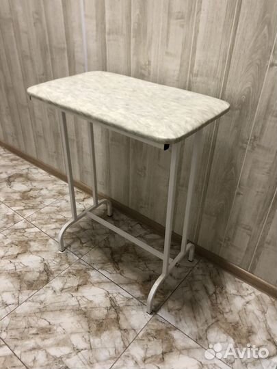 Столик процедурный