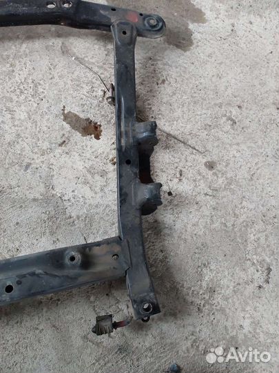 Подрамник renault logan, sandero