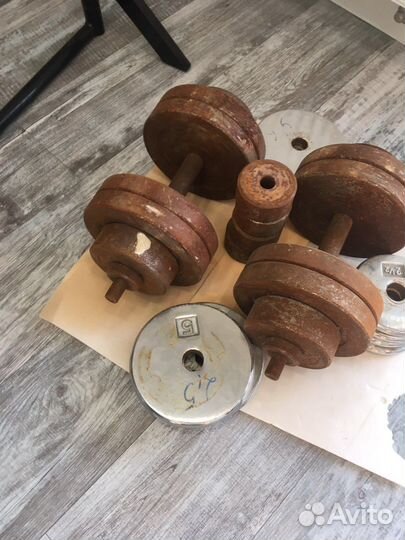 Набор гантелей и брусья настенные