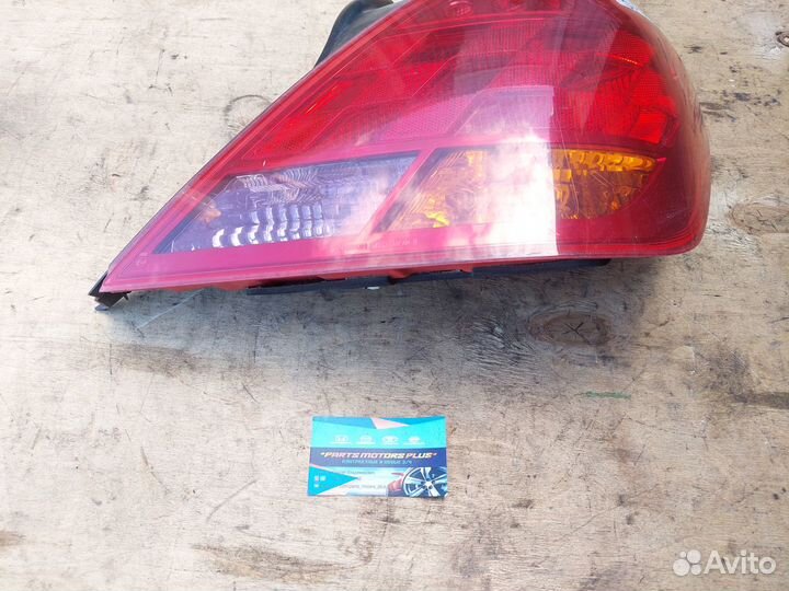 Фонарь задний правый Nissan Teana J31 Скол