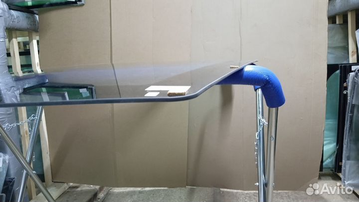 Стекло лобовое верхнее для эскаваторf Hyundai