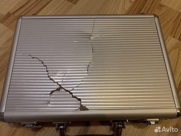 Покерный набор на 200 фишек