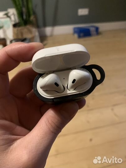 Беспроводные наушники apple airpods 1