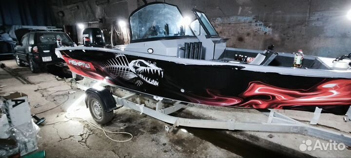 Обклейка лодок и катеров