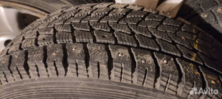 Колеса в сборе зимние toyo r16 215/70