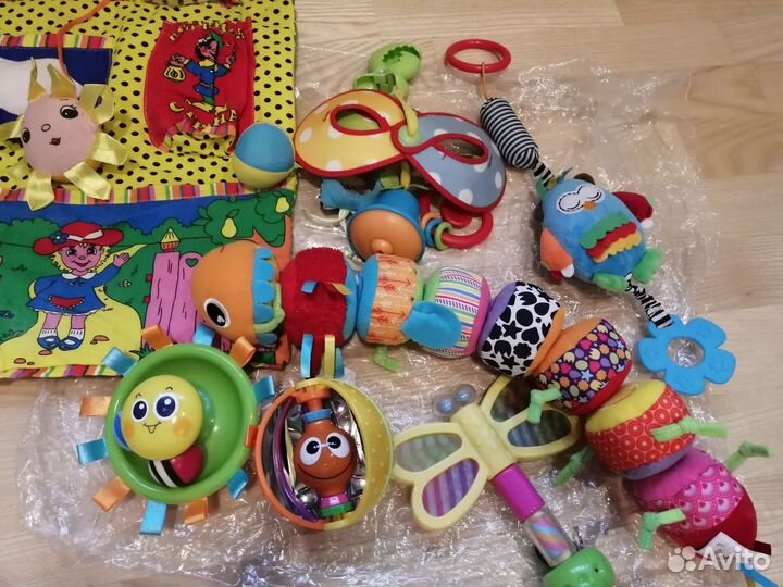 Игрушки для ребенка (подвесные, прорезыватели)