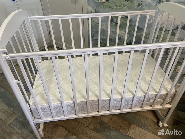 Детская кроватка